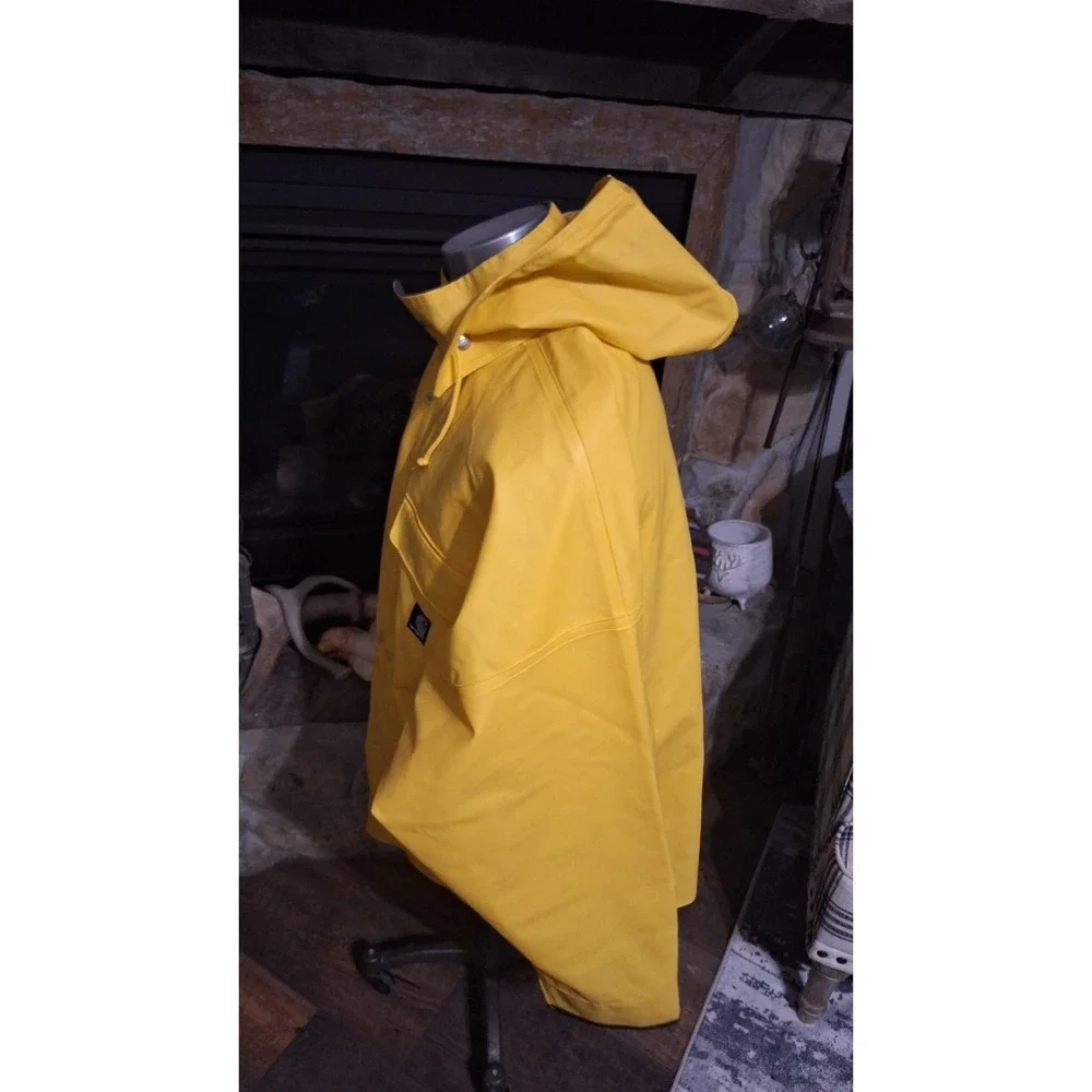 Carhartt men surrey